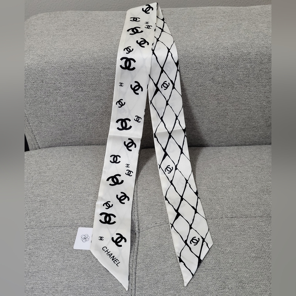 NWT Black and White twilly Silk Scarf